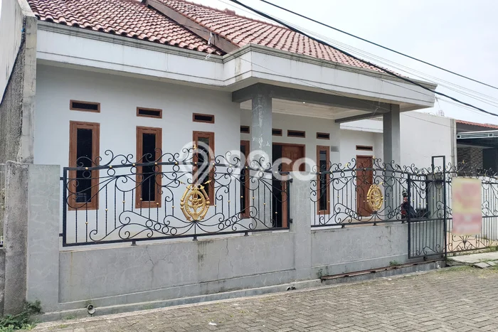 Rumah Luas Asri 2 KT Siap Huni di Cianjur Kota Cianjur Rumah Luas Asri 2 KT Siap Huni di Cianjur Kota Cianjur