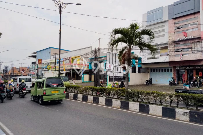 FOR RENT! Ruko di Cianjur Kota Cocok untuk Bisnis 240m2 FOR RENT! Ruko di Cianjur Kota Cocok untuk Bisnis 240m2