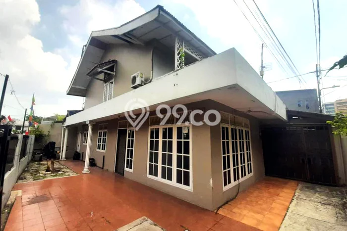 Rumah Modern 8 Kamar LT 282m2 di Utan Kayu Rumah Modern 8 Kamar LT 282m2 di Utan Kayu