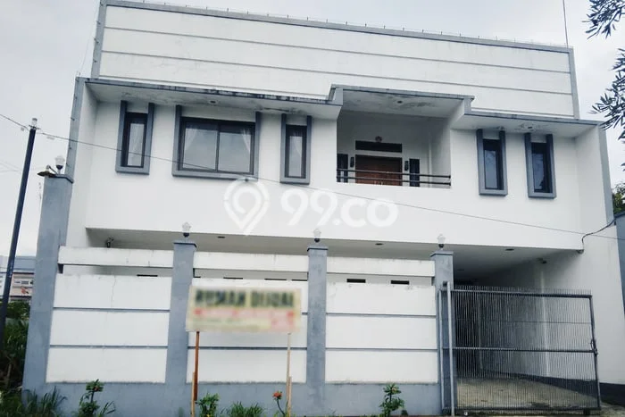 Rumah Modern 8 Kamar LT 300m2 di Cianjur Kota Rumah Modern 8 Kamar LT 300m2 di Cianjur Kota