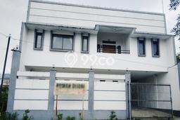 Rumah Modern 8 Kamar LT 300m2 di Cianjur Kota Rumah Modern 8 Kamar LT 300m2 di Cianjur Kota