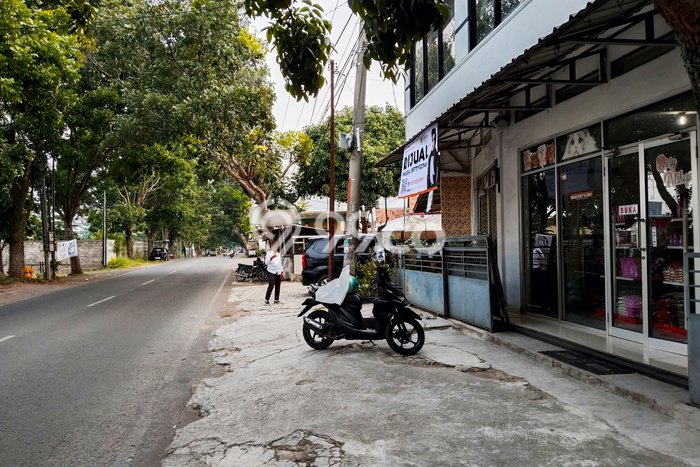 LOKASI STRATEGIS! Ruko di Karangtengah, Luas 242m2m², Kawasan Komersial LOKASI STRATEGIS! Ruko di Karangtengah, Luas 242m2m², Kawasan Komersial
