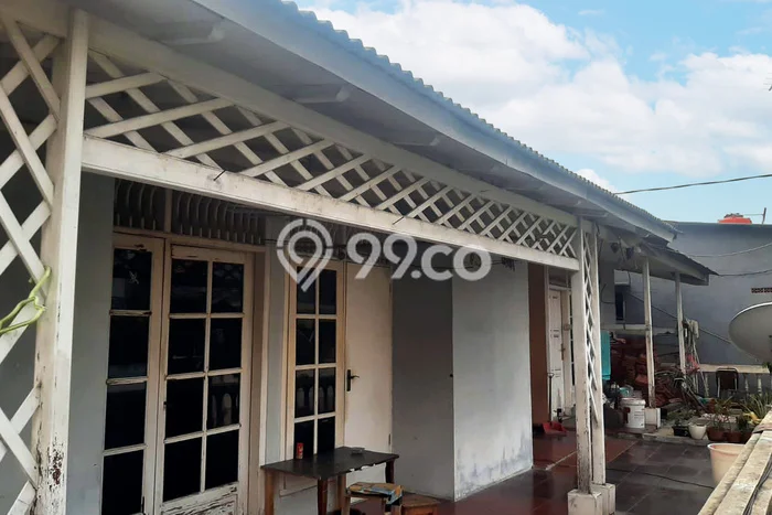 Rumah Modern 8 Kamar LT 282m2 di Utan Kayu Rumah Modern 8 Kamar LT 282m2 di Utan Kayu