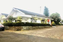 Vila di Cipanas, Dimensi 250m2m², Cocok untuk berbagai kebutuhan Vila di Cipanas, Dimensi 250m2m², Cocok untuk berbagai kebutuhan