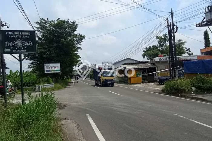 Gudang Komersial Disewakan di Kartasura Sukoharjo Luas 2100m2 Gudang Komersial Disewakan di Kartasura Sukoharjo Luas 2100m2