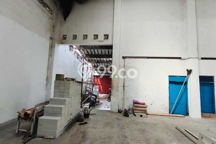 Unit Gudang Paling Strategis di Gondangrejo Karanganyar dengan LB 600m2 Unit Gudang Paling Strategis di Gondangrejo Karanganyar dengan LB 600m2