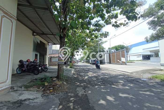 Gudang paling strategis disewakan di Jaten Karanganyar Gudang paling strategis disewakan di Jaten Karanganyar