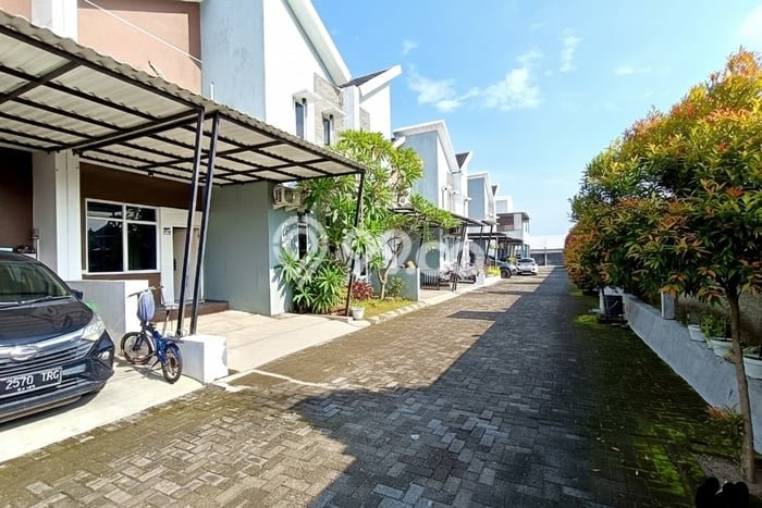 Lokasi terbaik! Rumah siap pakai disewakan di Colomadu LB 71m2 Lokasi terbaik! Rumah siap pakai disewakan di Colomadu LB 71m2