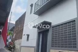 Jual Rumah Bagus Siap Huni LB 180m2 di Jebres, Solo Jual Rumah Bagus Siap Huni LB 180m2 di Jebres, Solo