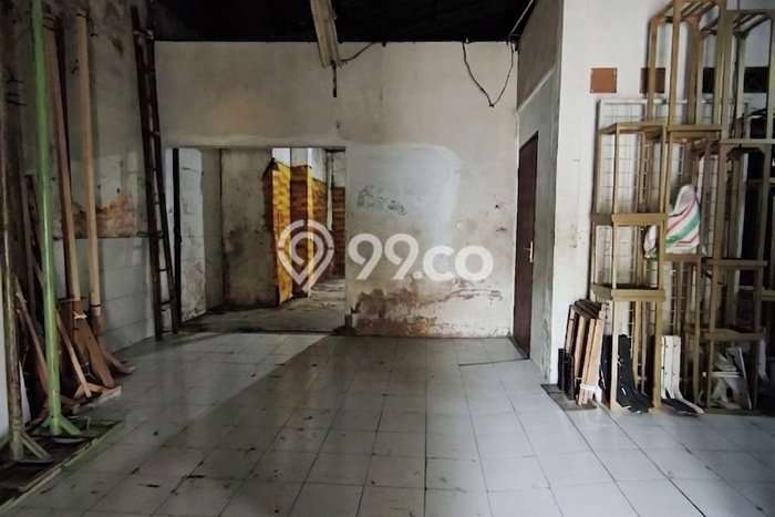 Gudang disewakan lokasi strategis Pasar Kliwon Solo 940m2 Gudang disewakan lokasi strategis Pasar Kliwon Solo 940m2