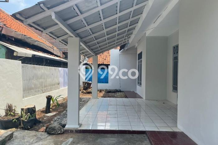 Rumah Strategis di Pusat Kota Cawang, Jakarta Timur - 3 Kamar Tidur Rumah Strategis di Pusat Kota Cawang, Jakarta Timur - 3 Kamar Tidur