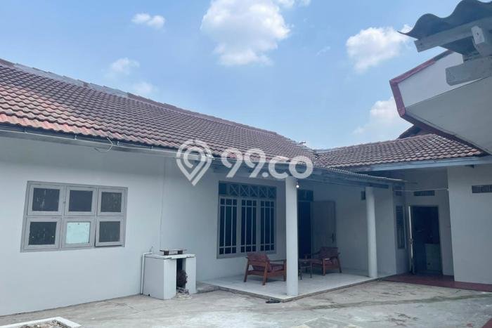 Rumah Strategis di Pusat Kota Cawang, Jakarta Timur - 3 Kamar Tidur Rumah Strategis di Pusat Kota Cawang, Jakarta Timur - 3 Kamar Tidur