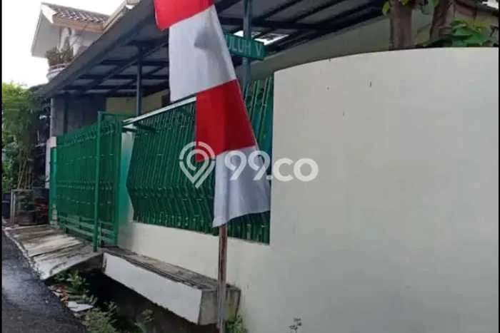 HARGA TERBAIK! Rumah area Pondok Bambu, 2 KT, Lingkungan Sejuk, Luas 120m² Bangunan 90m² HARGA TERBAIK! Rumah area Pondok Bambu, 2 KT, Lingkungan Sejuk, Luas 120m² Bangunan 90m²