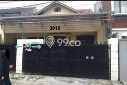 Rumah Terawat di Duren Sawit, Jakarta Timur, Luas Tanah 135m², Luas Bangunan 150m² Rumah Terawat di Duren Sawit, Jakarta Timur, Luas Tanah 135m², Luas Bangunan 150m²