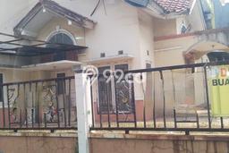 Rumah Luas Asri 3 KT Siap Pakai di Harapan Indah Bekasi Rumah Luas Asri 3 KT Siap Pakai di Harapan Indah Bekasi