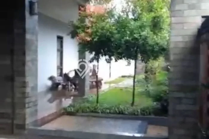 Jual Rumah Luas Elegan Dengan View Cantik di Buah Batu, Bandung Jual Rumah Luas Elegan Dengan View Cantik di Buah Batu, Bandung