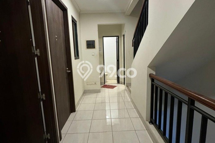 Kost Dijual di Summarecon Serpong dengan 9 KT dan Luas 210m2 Kost Dijual di Summarecon Serpong dengan 9 KT dan Luas 210m2
