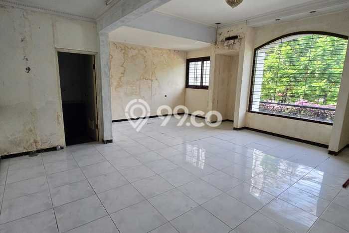Sewa Rumah Strategis di Surabaya Kota LT 600m2 / LB 450m2 Kondisi Bagus Sewa Rumah Strategis di Surabaya Kota LT 600m2 / LB 450m2 Kondisi Bagus