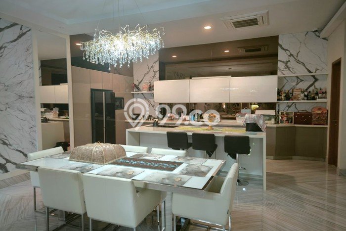 Dijual Rumah Mewah Exclusive di Kebon Jeruk, Jakarta Barat Dijual Rumah Mewah Exclusive di Kebon Jeruk, Jakarta Barat
