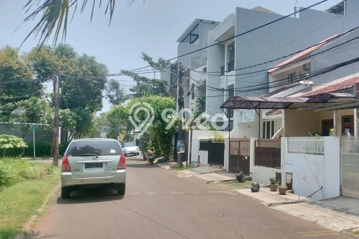 Hunian Mewah LB 100m2 Siap Huni Desain Elegan di Puri Indah, Jakarta Barat Hunian Mewah LB 100m2 Siap Huni Desain Elegan di Puri Indah, Jakarta Barat