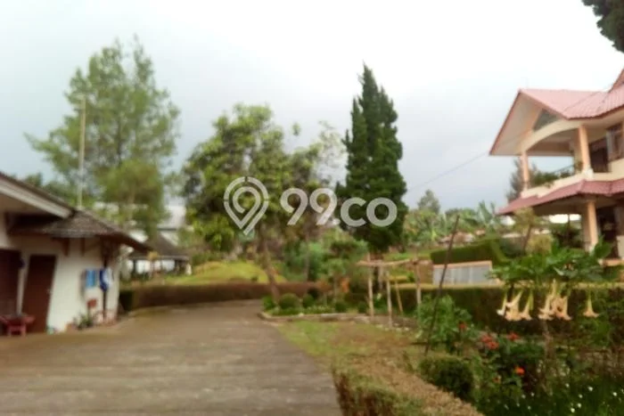 Vila Strategis Kawasan , Area 400m2m², Dekat ke berbagai keperluan Vila Strategis Kawasan , Area 400m2m², Dekat ke berbagai keperluan