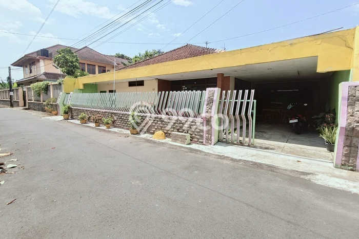 Dijual Cepat Rumah Favorit Siap Huni LB 250m2 di Purwokerto Selatan, Banyumas Dijual Cepat Rumah Favorit Siap Huni LB 250m2 di Purwokerto Selatan, Banyumas