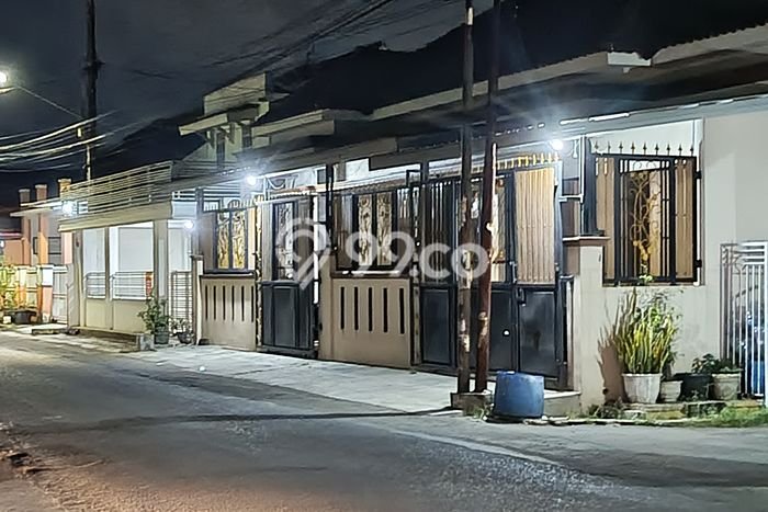 Rumah Strategis Modern Lb 210m2 di Cilacap Utara, Cilacap Rumah Strategis Modern Lb 210m2 di Cilacap Utara, Cilacap