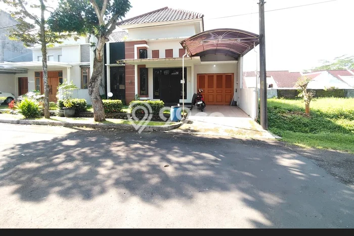 Rumah Modern 3 KT LT 250m2 di Baturaden Rumah Modern 3 KT LT 250m2 di Baturaden