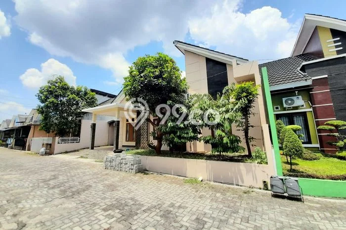 Rumah Modern 3 KT LT 192m2 di Baturaden Rumah Modern 3 KT LT 192m2 di Baturaden