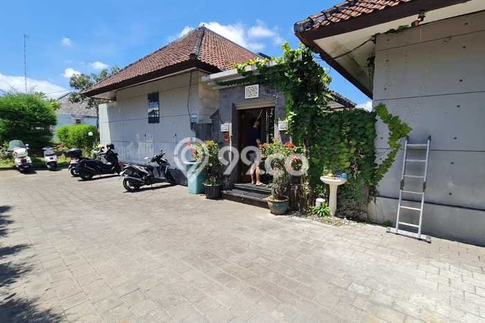 UNIT SPESIAL! Rumah area Kerobokan Kaja, 9 KM, Akses Pusat Kota, Luas 1080m² Bangunan 100m² UNIT SPESIAL! Rumah area Kerobokan Kaja, 9 KM, Akses Pusat Kota, Luas 1080m² Bangunan 100m²