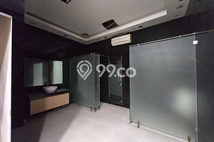 AREA BERKEMBANG! Ruko Disewakan Kawasan , Luas 900m2m², Siap Bisnis AREA BERKEMBANG! Ruko Disewakan Kawasan , Luas 900m2m², Siap Bisnis