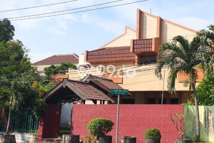 Unit Komersial Dijual di Dukuh Pakis Surabaya Luas Bangunan 492m2 Unit Komersial Dijual di Dukuh Pakis Surabaya Luas Bangunan 492m2