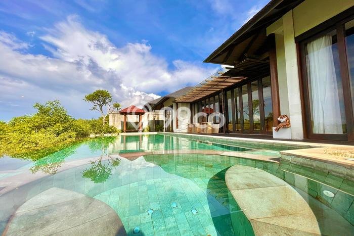 AREA PREMIUM! Vila Kawasan Kuta, Dimensi 445m2m², Dekat pusat kota AREA PREMIUM! Vila Kawasan Kuta, Dimensi 445m2m², Dekat pusat kota