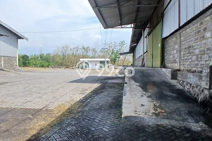 Pabrik Dijual di Prime Area Probolinggo Luas 10000m2 Pabrik Dijual di Prime Area Probolinggo Luas 10000m2