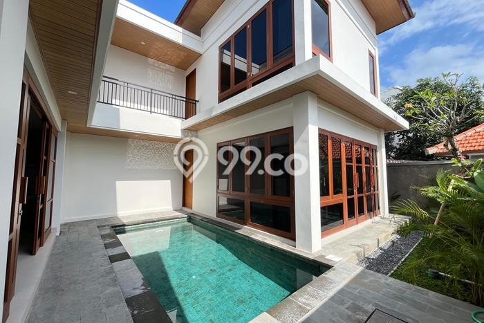 Rumah Disewakan Badung LT 185m2 LB 250m2 Kawasan Kerobokan Kaja Rumah Disewakan Badung LT 185m2 LB 250m2 Kawasan Kerobokan Kaja