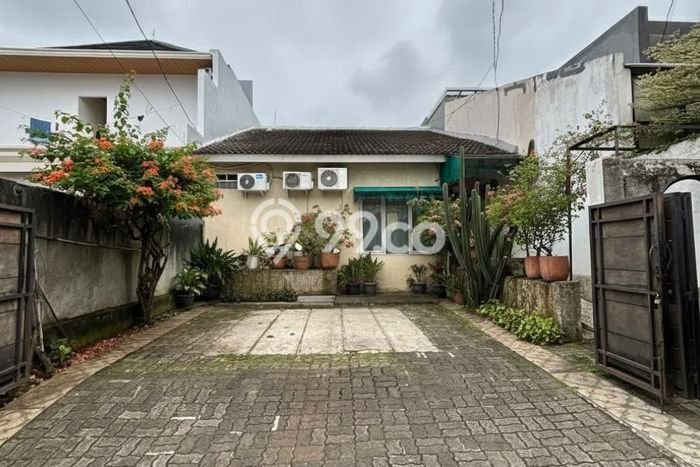 Hunian Cantik Modern Lb 150m2 di Ciputat, Tangerang Selatan Hunian Cantik Modern Lb 150m2 di Ciputat, Tangerang Selatan