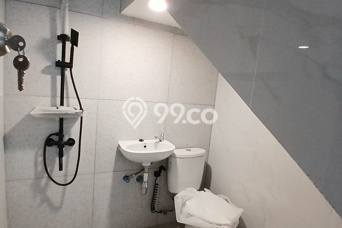 Rumah Modern Cantik 5 Kamar Siap Huni di Serpong Utara Rumah Modern Cantik 5 Kamar Siap Huni di Serpong Utara