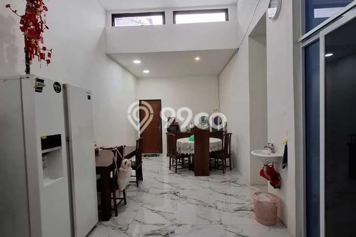 Jual Rumah Luas Megah Dengan View Eksklusif di Jelambar, Jakarta Barat Jual Rumah Luas Megah Dengan View Eksklusif di Jelambar, Jakarta Barat