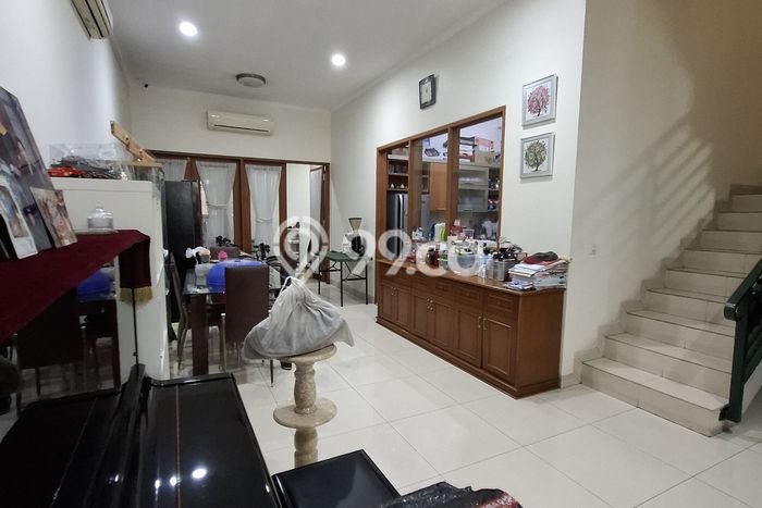 Ready to Use! Premium House LT 140m2 Desain Elegan di Jelambar Ready to Use! Premium House LT 140m2 Desain Elegan di Jelambar