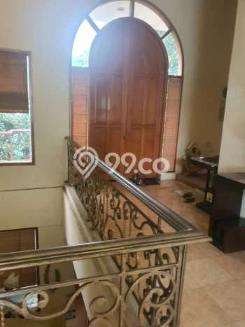 Jual Rumah Mewah Elegan Dengan View Eksklusif di Citraland, Surabaya Jual Rumah Mewah Elegan Dengan View Eksklusif di Citraland, Surabaya
