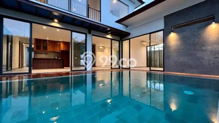 HOT DEAL! Vila di , Area 360m2m², Area Prima HOT DEAL! Vila di , Area 360m2m², Area Prima
