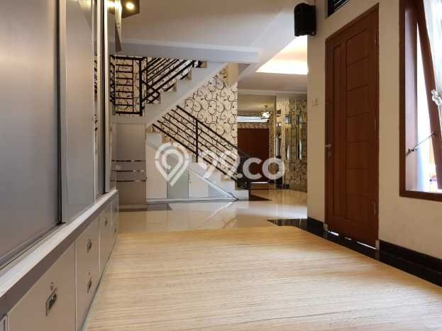 For Sale! Luxury House LT 320m2 Desain Modern di Tanah Sareal For Sale! Luxury House LT 320m2 Desain Modern di Tanah Sareal