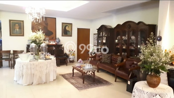 Hunian Mewah Siap Huni LT 310m2 di Kebayoran Baru, Jakarta Selatan Hunian Mewah Siap Huni LT 310m2 di Kebayoran Baru, Jakarta Selatan