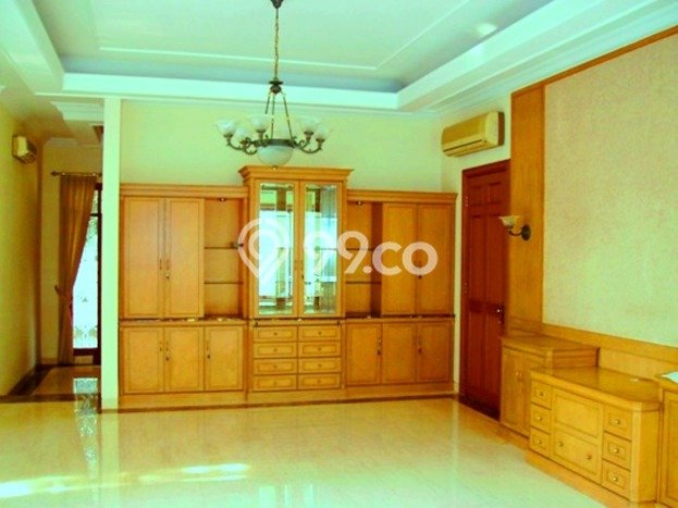 Disewakan! Rumah 4 Kamar Tidur &
4 Kamar Mandi di Pondok Indah, Jakarta Selatan Disewakan! Rumah 4 Kamar Tidur &
4 Kamar Mandi di Pondok Indah, Jakarta Selatan
