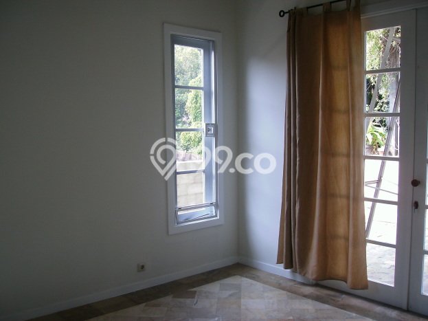 BEST LOCATION! Rumah kawasan , Akses ke Stasiun, 4 KM, Luas 410m2m² Bangunan 550m2m² BEST LOCATION! Rumah kawasan , Akses ke Stasiun, 4 KM, Luas 410m2m² Bangunan 550m2m²