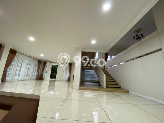Rumah Modern Disewakan di Kebayoran Baru Jakarta Selatan Lokasi Sangat Strategis Rumah Modern Disewakan di Kebayoran Baru Jakarta Selatan Lokasi Sangat Strategis