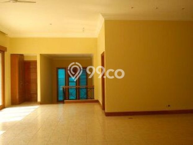 Lokasi strategis! Rumah siap huni disewakan di Kebayoran Baru LB 700m2 Lokasi strategis! Rumah siap huni disewakan di Kebayoran Baru LB 700m2