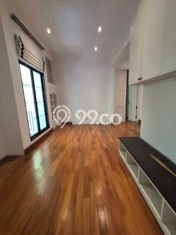 Disewakan Rumah Konsep Minimalis di Kebayoran Baru Jakarta Selatan dengan 5 KT Disewakan Rumah Konsep Minimalis di Kebayoran Baru Jakarta Selatan dengan 5 KT