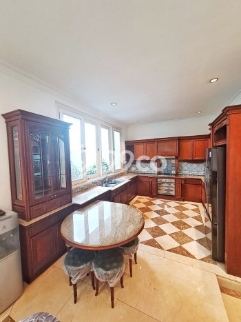 Rumah di Kebayoran Baru, Dekat Fasilitas, LT 700m2m² Rumah di Kebayoran Baru, Dekat Fasilitas, LT 700m2m²