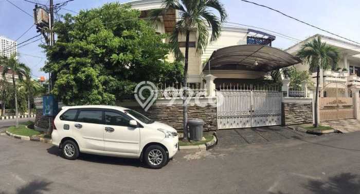 Rumah Elit Modern Siap Huni di Kertajaya Surabaya Rumah Elit Modern Siap Huni di Kertajaya Surabaya